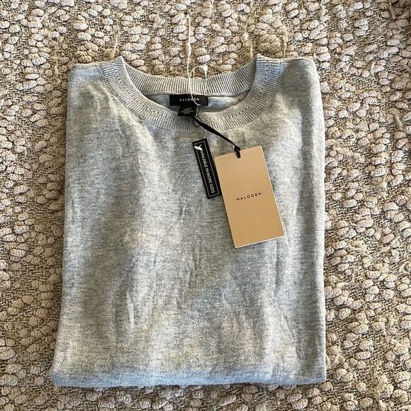 NWT Halogen crew neck sweater. Gray. Size Small - Picture 2 of 7